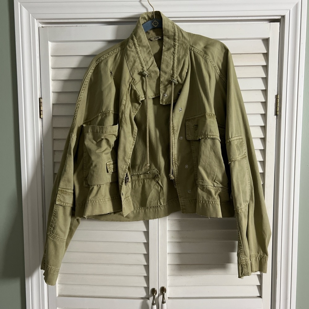Cropped Zara utility jacket
